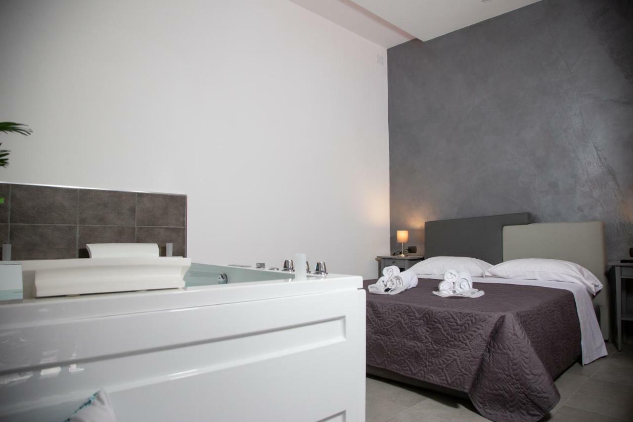 Camera18 Suite Napoli Bagian luar foto